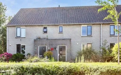 Tussenwoning te koop: Simon Vestdijkstraat 47, Hoge Akker Dongen