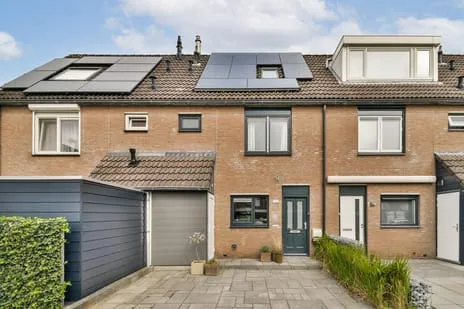 Tussenwoning te koop: Simon Vestdijk-erf 114, Pearl Buck-erf en omgeving Dordrecht