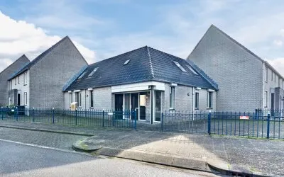Tussenwoning te koop: Simon Vestdijkstraat 57, Hoge Akker Dongen
