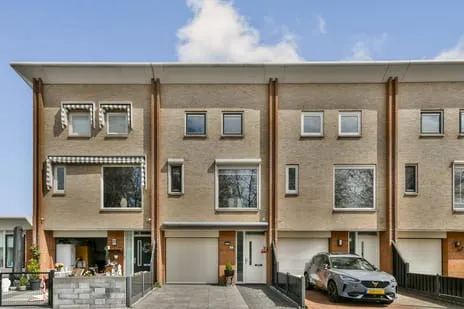 Terraced house for sale: Simone de Beauvoirstraat 45, Maaswijk-Zuidoost Spijkenisse