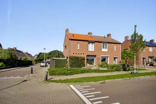 Twee-onder-één-kap te koop: Simonsstraat 26, Kronenberg