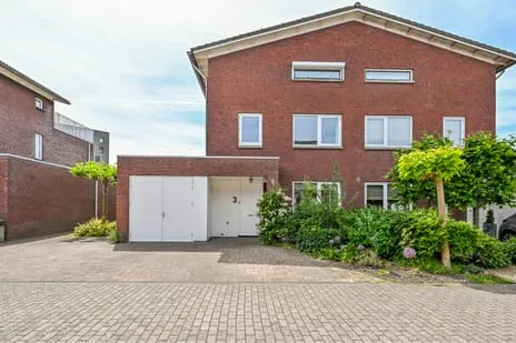 Semi-detached for sale: Simonszand 3, De Wadden Heemskerk