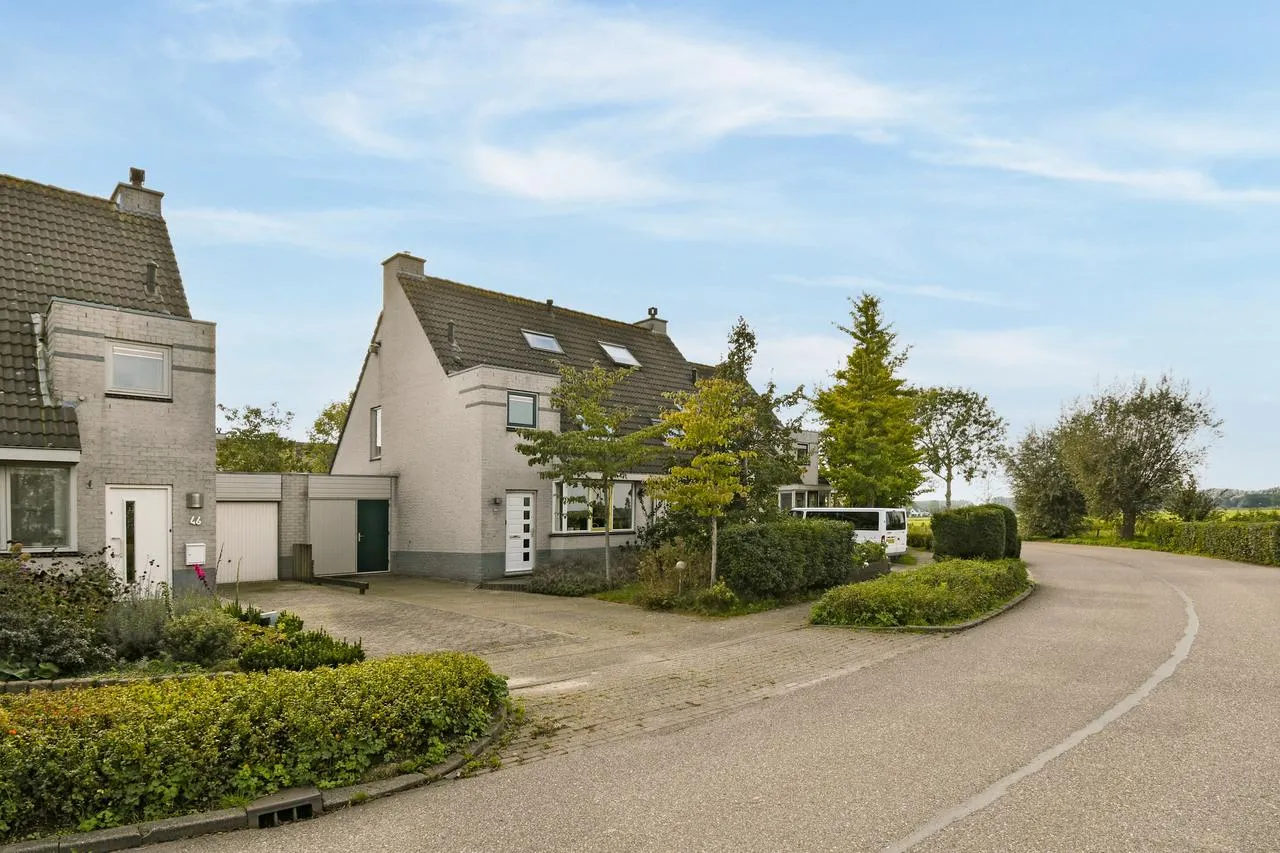 Tussenwoning te koop: Singel 44, Vreeland