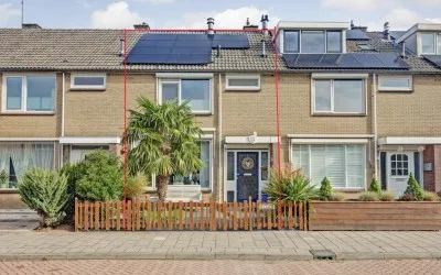 Tussenwoning te koop: Singel 73, Puttershoek Woonkern Puttershoek