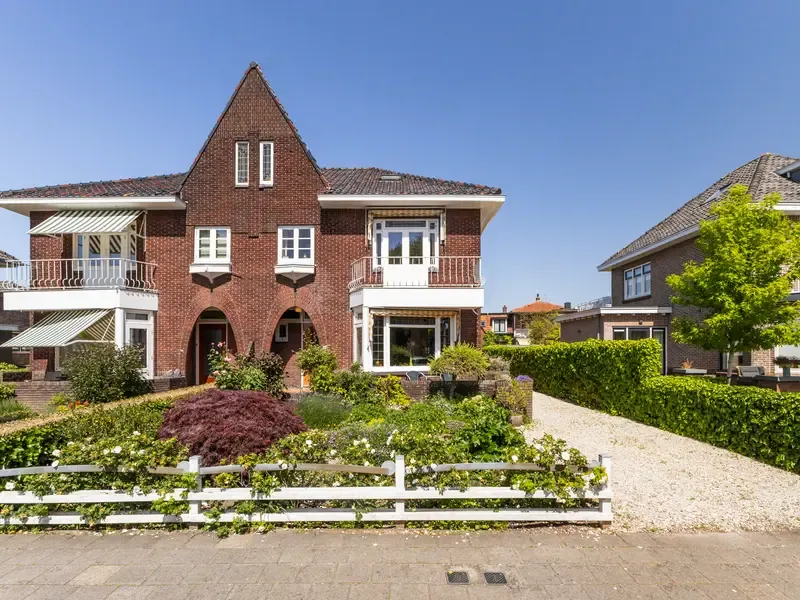 Twee-onder-één-kap te koop: Singel 94, Woerden