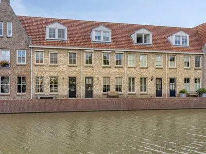 Tussenwoning te koop: Singelkade 68, Middelharnis westplaat Middelharnis