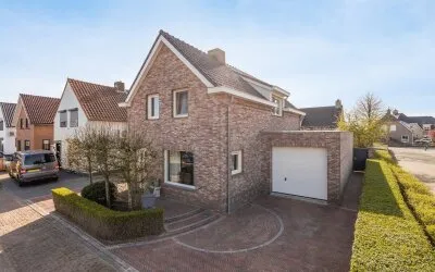 Twee-onder-één-kap te koop: Singelstraat 33, Sint Willebrord St. Willebrord