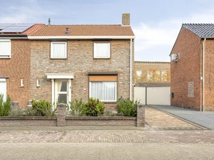 Twee-onder-één-kap te koop: Singelstraat 46, St. Willebrord