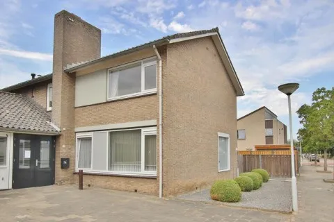 Appartement te huur: Singelweg 77, Kern Axel Axel