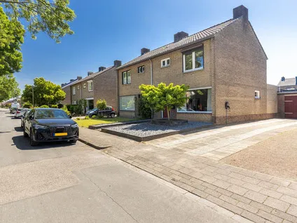 Tussenwoning te koop: Sint Gillisstraat 12, Elsloo Elsloo