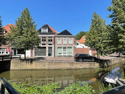 Tussenwoning te koop: Sint Jansstraat 2, Bolsward binnen De Wallen Bolsward