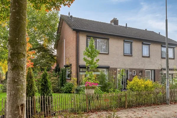 Twee-onder-één-kap te koop: Sint Janstraat 25, Keijenborg