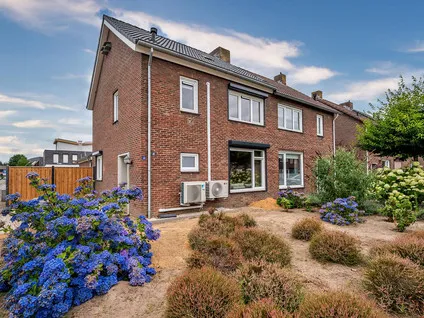 Twee-onder-één-kap te koop: Sint Jozefweg 49, Offenbeek Reuver