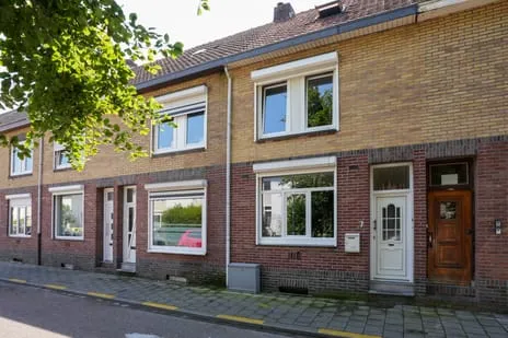 Tussenwoning te koop: Sint Lambertusstraat 7, Overhoven Sittard
