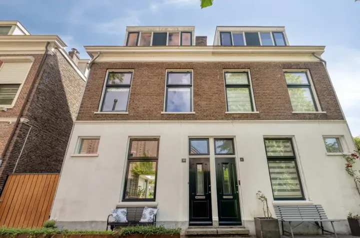 Twee-onder-één-kap te koop: Sint Marten 10, St. Marten Arnhem