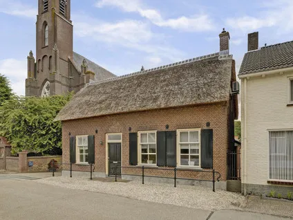 Twee-onder-één-kap te koop: Sint Odradastraat 9, Alem Alem
