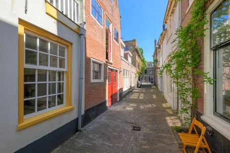 Tussenwoning te koop: Sint Pancrassteeg 2, Pancras-West Leiden