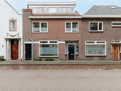 Tussenwoning te koop: Sint Willebrordstraat 8, Loven Oost Tilburg