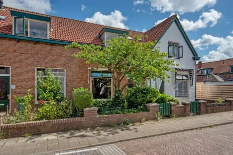 Tussenwoning te koop: Sint Willibrordusstraat 6, Leidschendam