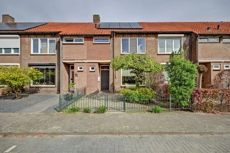 Tussenwoning te koop: Sint Amandusstraat 8, Slotjes-Midden Oosterhout (Nb)
