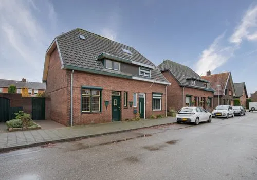 Twee-onder-één-kap te koop: Sint Annastraat 15, Lage Heide Tegelen