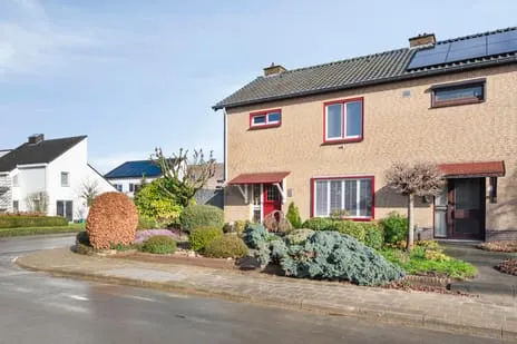 Twee-onder-één-kap te koop: Sint Augustinusstraat 20, Elsloo Elsloo (Li)