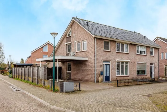 Twee-onder-één-kap te koop: Sint Hubertse Binnenweg 56, Sint Hubert