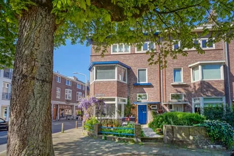 Tussenwoning te koop: Sint Lambertuslaan 28A, Villapark Maastricht