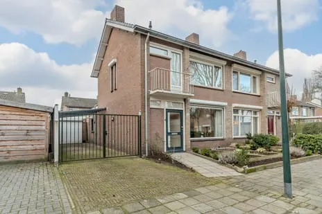 Twee-onder-één-kap te koop: Sint Lambertusstraat 13, Hilvarenbeek Hilvarenbeek