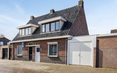 Tussenwoning te koop: Sint Leonardusstraat 24, Centrum-West Oss