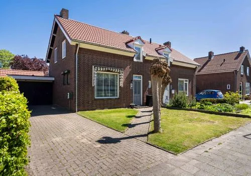 Twee-onder-één-kap te koop: Sint Luciastraat 31, Boshoven-Vrakker Weert