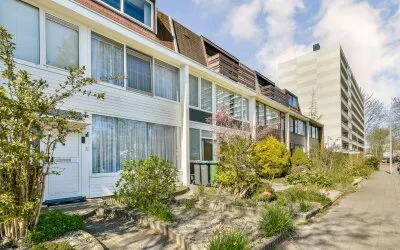 Tussenwoning te koop: Sint Philipsland 15, Vredeveldbuurt Amstelveen
