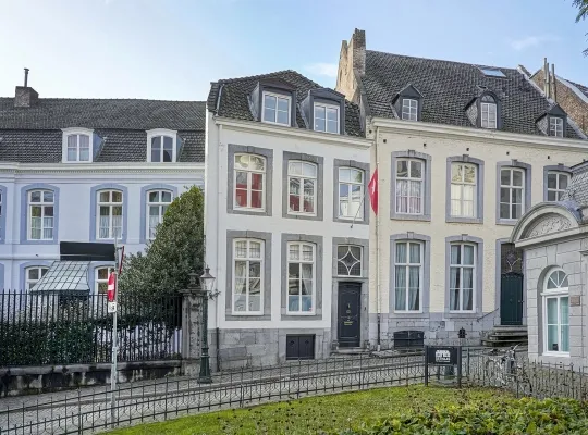 Tussenwoning te koop: Sint Servaasklooster 38, Maastricht