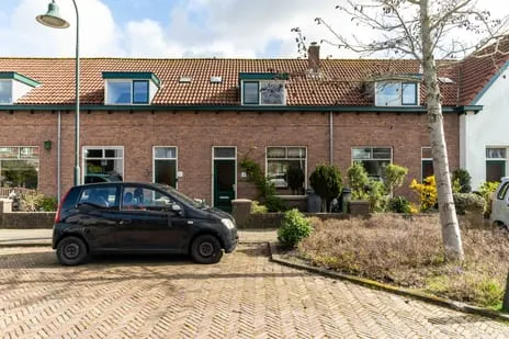 Tussenwoning te koop: Sint Willibrordusplein 6, Verzetsheldenwijk Leidschendam