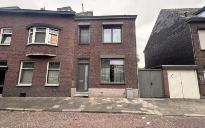 Twee-onder-één-kap te huur: Sionsweg 54, Limmel Maastricht