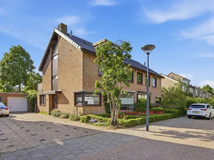 Twee-onder-één-kap te koop: Sirius 40, Sterrenbuurt Oosterhout