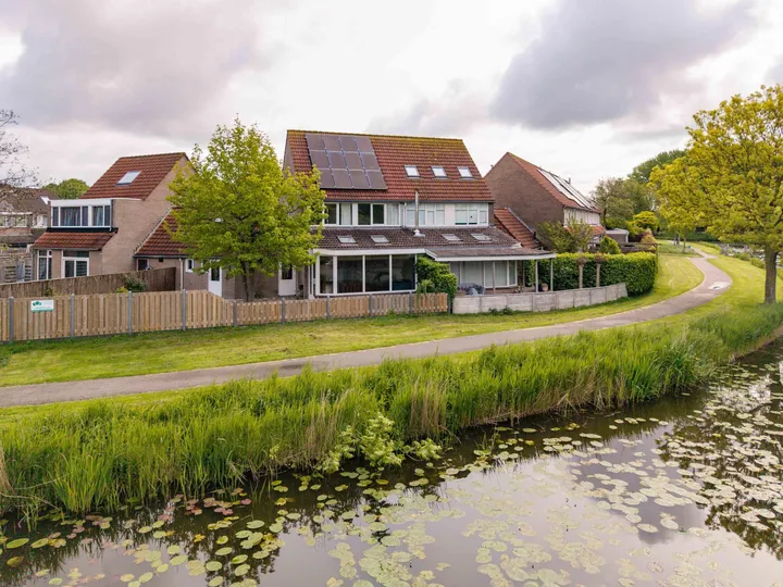Tussenwoning te koop: Sjaerdemaslot 21, Camminghaburen-Midden Leeuwarden