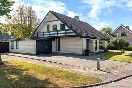 Vrijstaande woning te koop: Skoallânswei 40, Dronryp Oost Dronryp