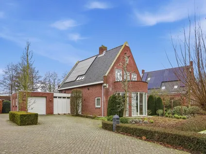 Vrijstaande woning te koop: Slauerhofflaan 1C, Raamsdonksveer