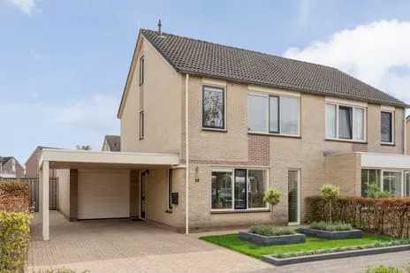 Twee-onder-één-kap te koop: Sleedoorn 14, De Heege Coevorden
