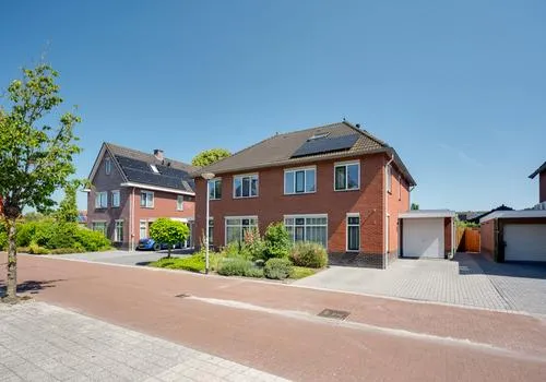 Twee-onder-één-kap te koop: Sleedoornlaan 5, Bovensmilde-Centrum Bovensmilde