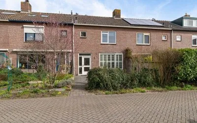 Tussenwoning te koop: Sleedoornplantsoen 46, Schoorl