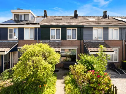 Tussenwoning te koop: Sleutelbloemstraat 3, Klaaswaal Woonkern Klaaswaal