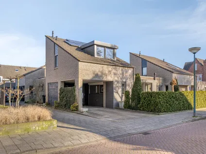 Tussenwoning te koop: Sligtmaan 33, Noordoost Alphen Alphen