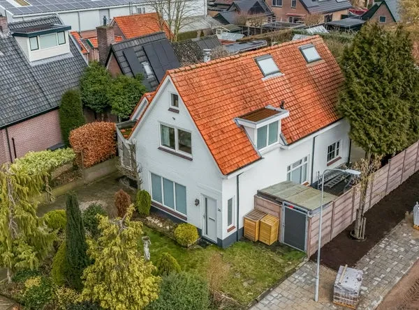 Twee-onder-één-kap te koop: Slijpkruikweg 24, Zeeheldenbuurt Ede