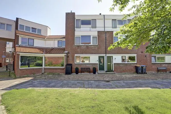 Terraced house for sale: Slingehof 73, Bolnes Ridderkerk