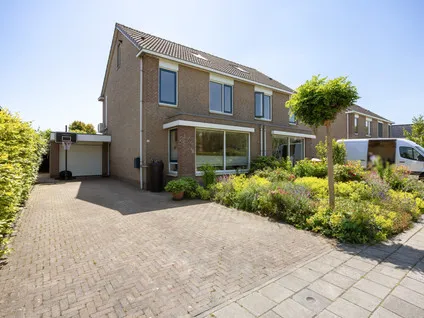 Twee-onder-één-kap te koop: Sloep 10, Zuidhorn Zuidhorn