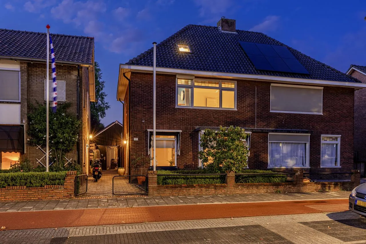 Twee-onder-één-kap te koop: Sloetsweg 132, Hengelo