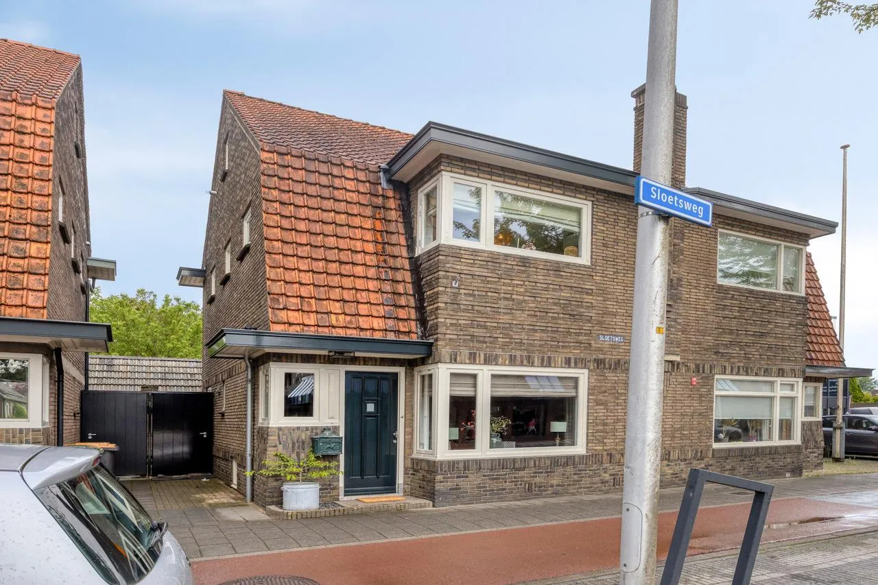 Twee-onder-één-kap te koop: Sloetsweg 49, Hengelo