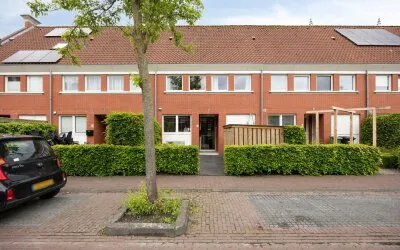 Tussenwoning te koop: Slotbrug 9, Rodenburg en omgeving Leek